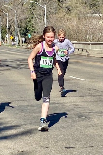We have reduced participation fees to $20.00 in the 5km / 10km for all youth under 18. Decreasing financial barriers to participation will provide access and opportunity for more youth to experience belonging and joy of the event.  
edmontonmarathon.ca/youth-particip… #yegrun