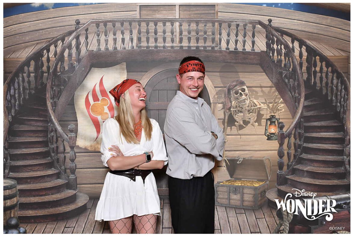 brandi_clouse's tweet image. Bhavesh on the Disney Wonder had us in tears from laughing so hard! He made our trip more magical than anyone else in photopass has ever done! Thank you Bhavesh #CastComplement #DisneyWonder