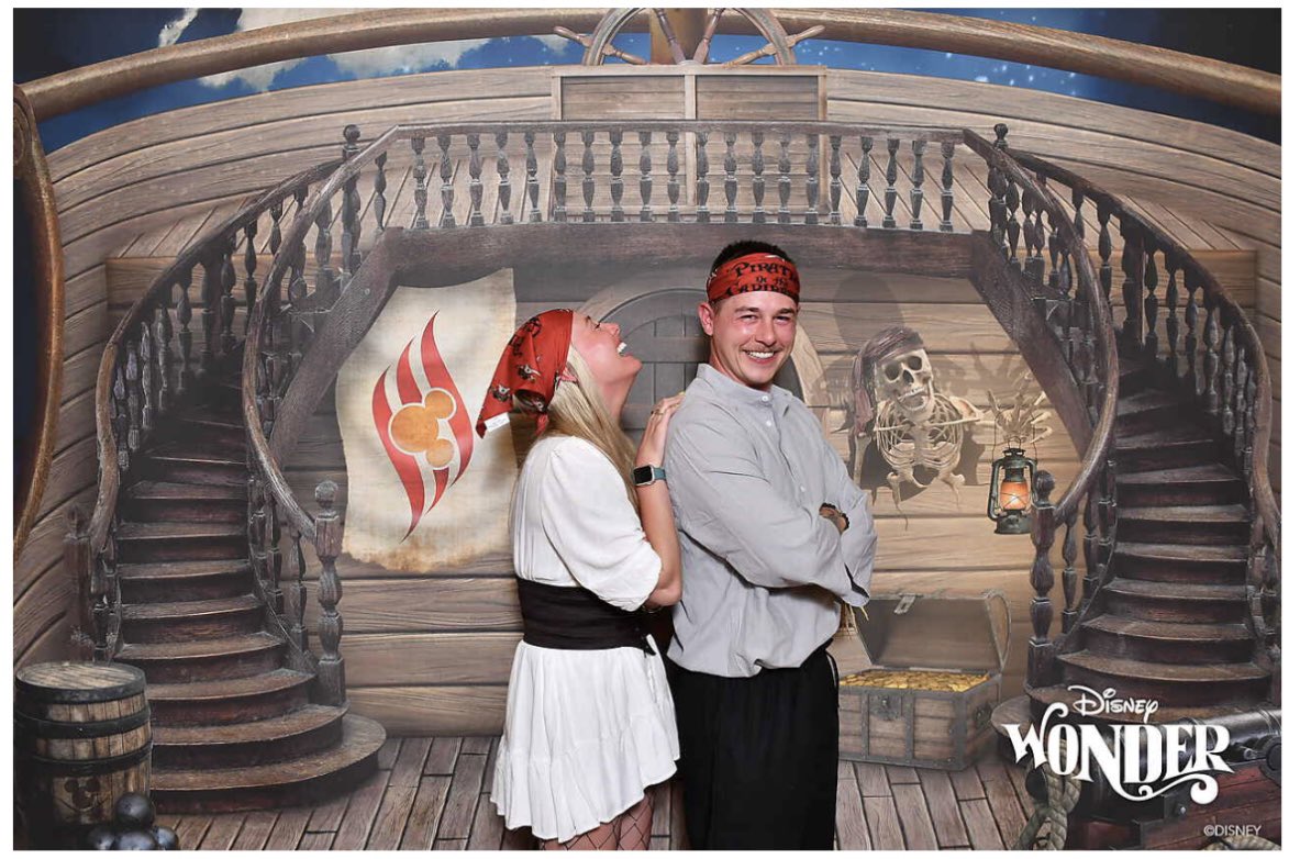 brandi_clouse's tweet image. Bhavesh on the Disney Wonder had us in tears from laughing so hard! He made our trip more magical than anyone else in photopass has ever done! Thank you Bhavesh #CastComplement #DisneyWonder