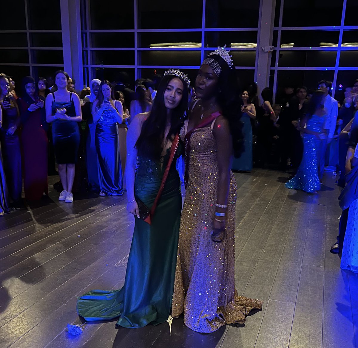 Words cannot describe @AnnandaleAtoms  Prom, where seniors from over 60 countries come together to celebrate their high school journey! 🌍🎉 #atomnation