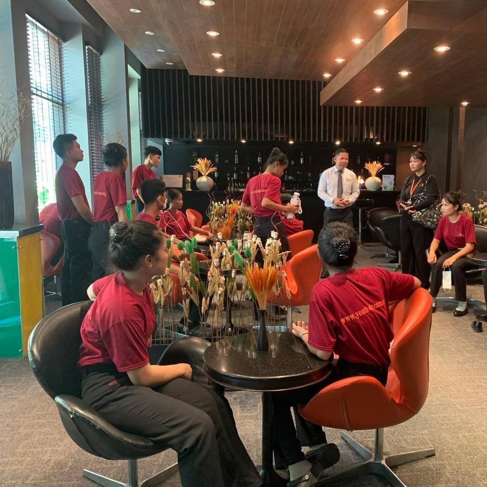 Shoutout to our amazing Sales Manager for leading orientation for the students from Youth's Dream Fulfillment at Tara Angkor Hotel
We love📷 being a part of the community and sharing the beauty of our hotel with others.
#taraangkor
#YouthsDream
#Siemreap
#CommunityLove