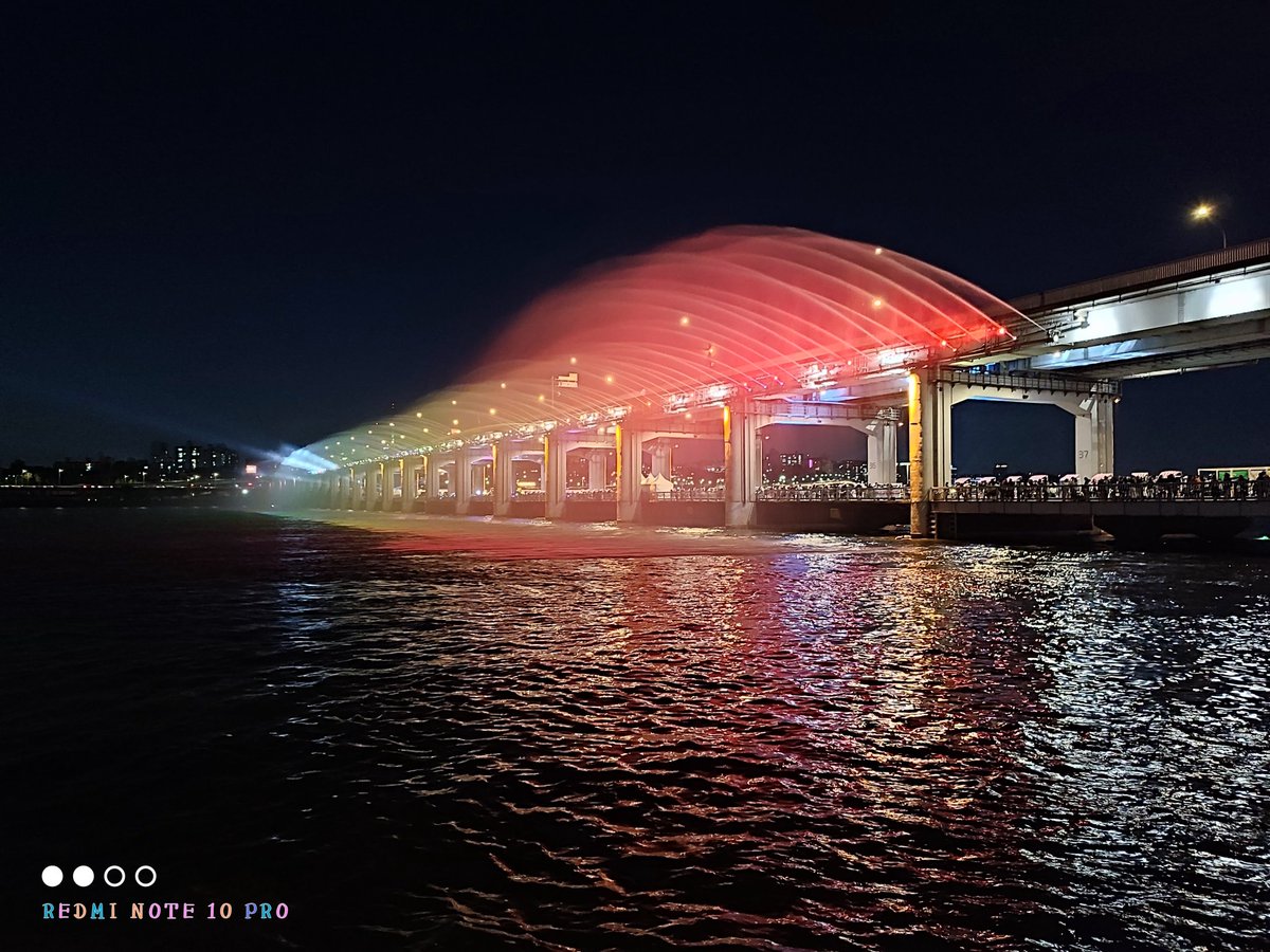 @VisitaCorea Puente Banpo es precioso 💜 Además de ser un panorama gratuito se logran unas vistas hermosas sobre todo al atardecer.