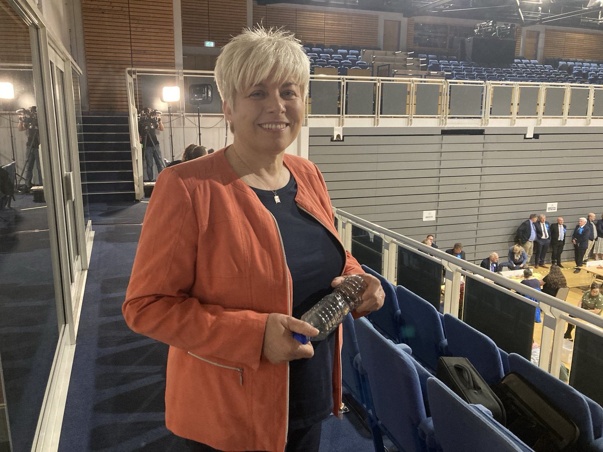 CON LOSE NORTH EAST LINCS TO HUNG She may be smiling but Great Grimsby MP Lia Nici is one of many disappointed Tories here #LocalElections2024