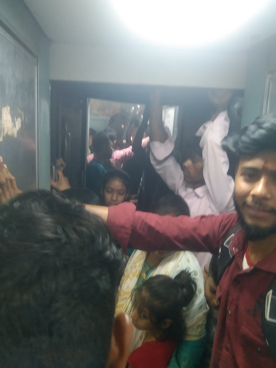 HIMANSHUSHING7's tweet photo. Indian Railways in Express https://t.co/CiVUx7Pu5t