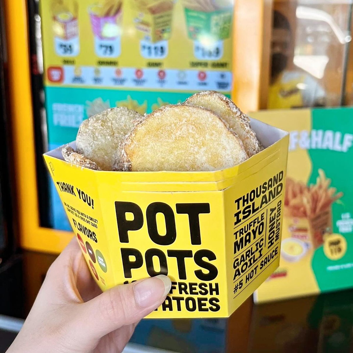 📣 New kiosk alert! 

The OG Potato Giant expands with their 2nd branch here at Market! Market! The popular Potpots is NOW OPEN located at New Terminal. Choose from your favorite flavors like cheese, sour cream and more. Check them out! 😉🥔

#FunInTheFinds #iLoveMarketMarket