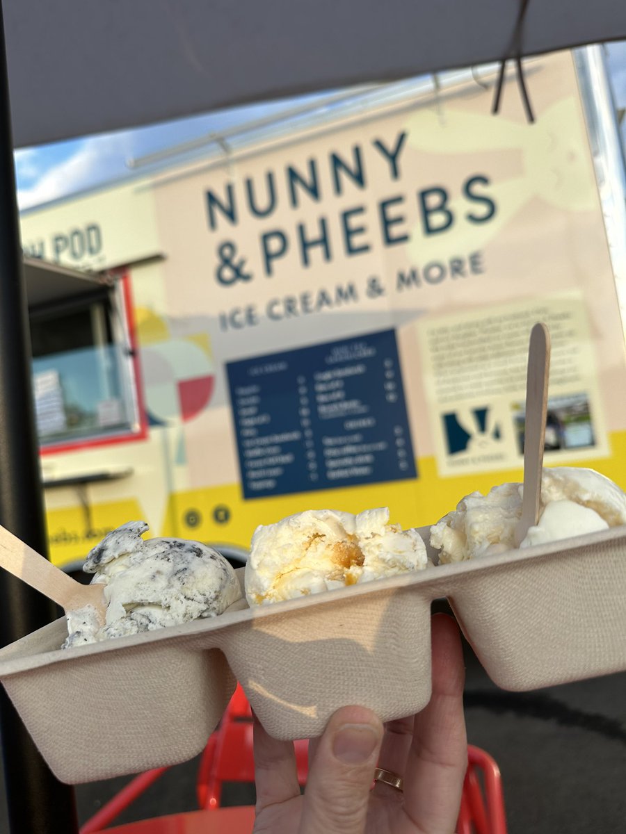 Enjoying delicious Nunny & Pheebs artisanal ice cream at @TigardOR's Universal Plaza!

#yum #PNW #icecream #Tigard #foodcart