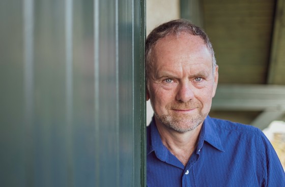 Avec son livre «Business Conscient», Christian veut révolutionner le #leadership et la #gouvernance d’entreprise. Co-écrit avec des experts engagés, c'est un guide pour allier performance et humanisme. Découvrez le crowdfunding: wemakeit.com/tw-business-co… #wemakeitPromotion
