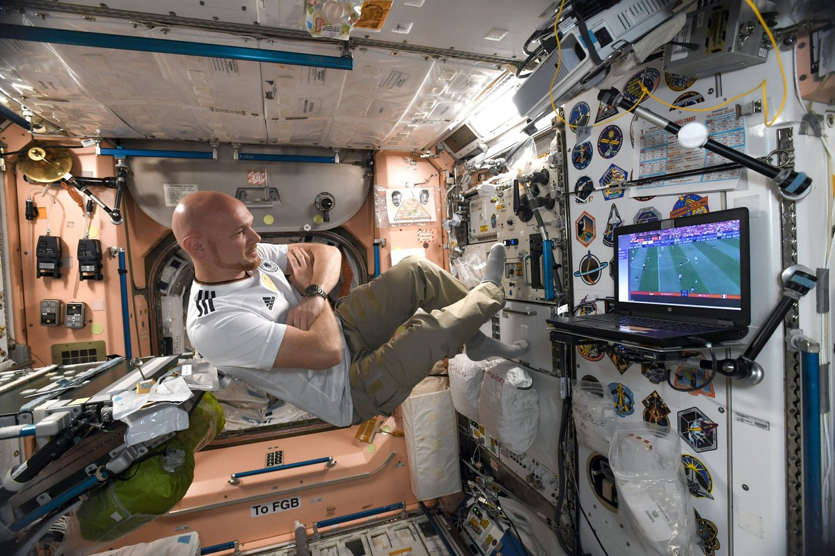 #HappyBirthday 🎂 to #ESA's @Astro_Alex Gerst 🇩🇪 (3 May)! Veteran of 2 missions to @Space_Station:
2014 #BlueDot & 2018 #Horizons when he was Commander of the Space Station during 2nd part of Exp. 57
#Shenanigans 
🔗esa.int/Science_Explor…