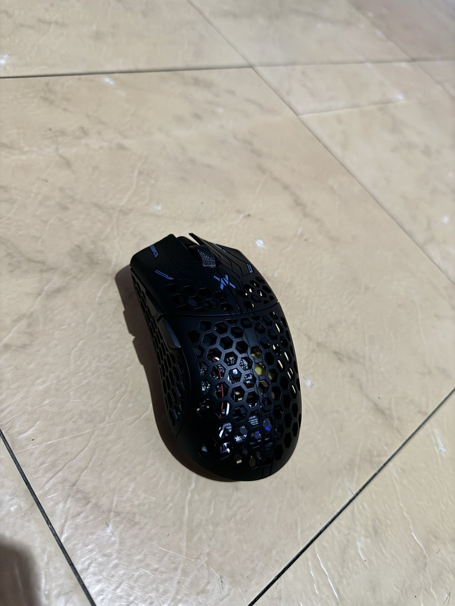 Siannyee's tweet photo. Finally i got the Finalmouse ULX phantom variant https://t.co/2I1wmB9M2E