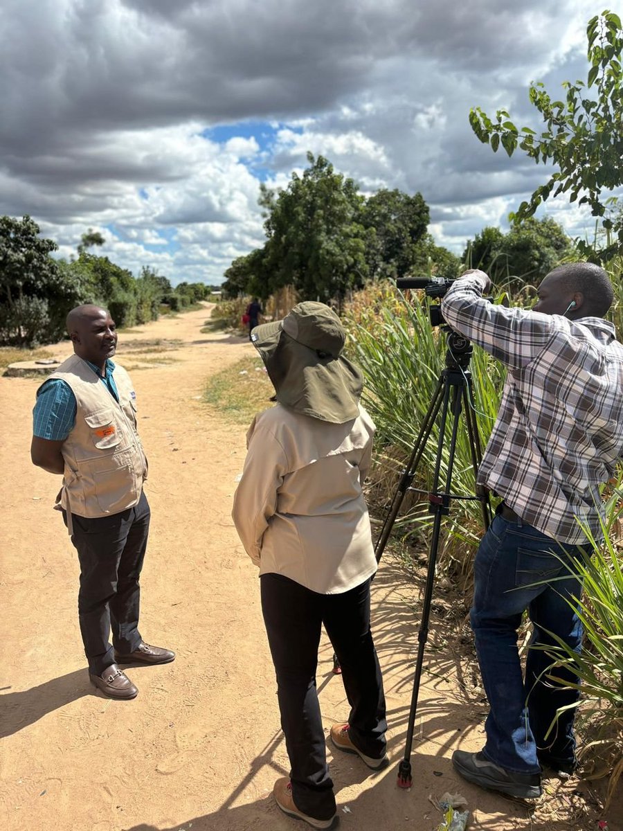 Here is to the unsung champions who tirelessly close the information divide on the frontlines. As we mark #WorldPressFreedomDay2024, amid #Zimbabwe's battle with the #ElNino-driven drought, the role of the press in informing and educating is more crucial than ever. 🌍🗞️🧪