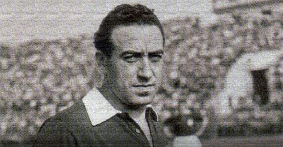 Alcuni rigori hanno cambiato la storia, uno solo è diventato leggenda. 75 anni fa, oggi, l’ultima scintilla di vita, l’ultimo rigore e l’ultimo gol del #GrandeTorino. Segna Romeo Menti al @SLBenfica. @TorinoFC_1906 #FVCG #SFT #invincibili #3maggio