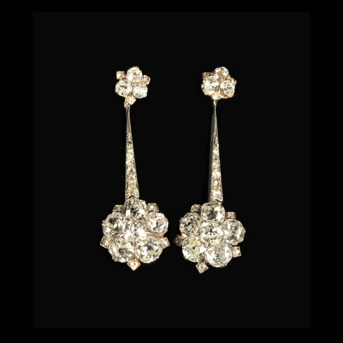 Recent Sale find for a lucky new owner. A Pair of 9 Carat White and Yellow Gold, Diamond Drop Earrings. Hammer £1,500. #auction #onlineauction #auctionhouse #auctioneer #vintage #auctioneers #bid #antiques #antique #auctionswork #collection #sale #finefurniture #furniture