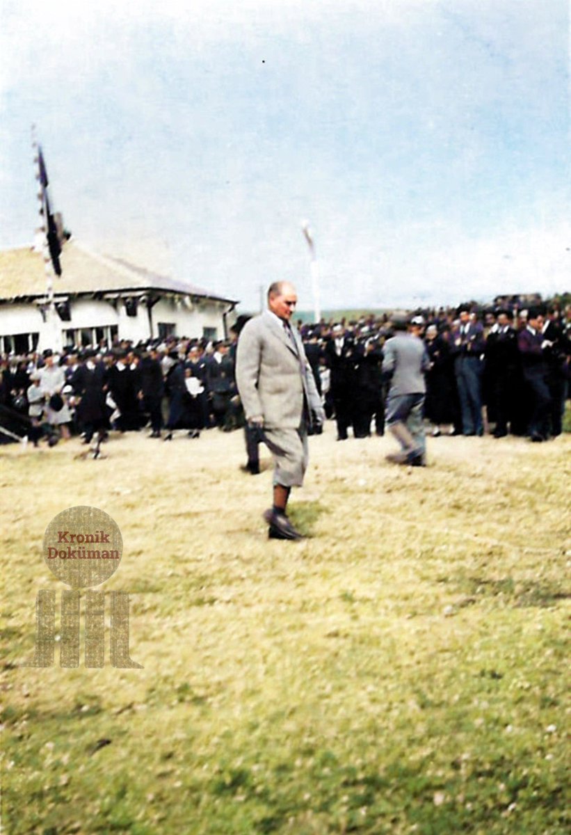 Atatürk, Etimesgut Türk Kuşu'nun açılış Töreninde. 3 Mayıs 1935