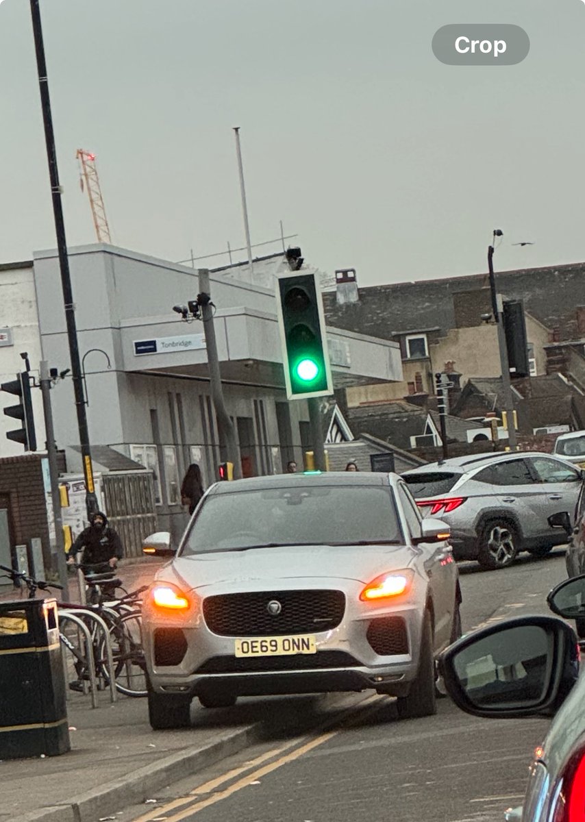 Hi @kent_police ,
Tonbridge . Afternoon rush hour.
Owner of this jaguar parks by the lights, on double yellows, facing wrong way, no one in the car.
Junction just by the station in Tonbridge.
How many points is that ?
OE69 ONN 
Photo taken by pax
Just curious .