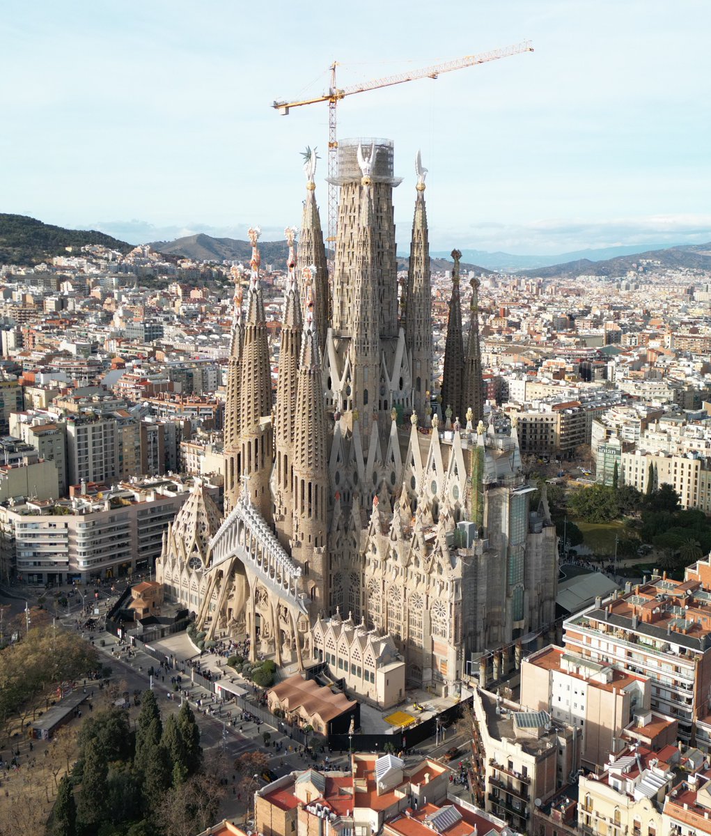 sagradafamilia tweet picture