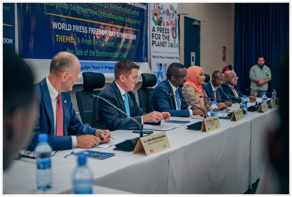 Media Freedom is a vital component for a democratic, prosperous society.   🇬🇧 Ambassador @MikeNith1 spoke about the importance of journalists operating in safety and security at an event with the US, @NUSOJOfficial & Government representatives to mark #WorldPressFreedomDay