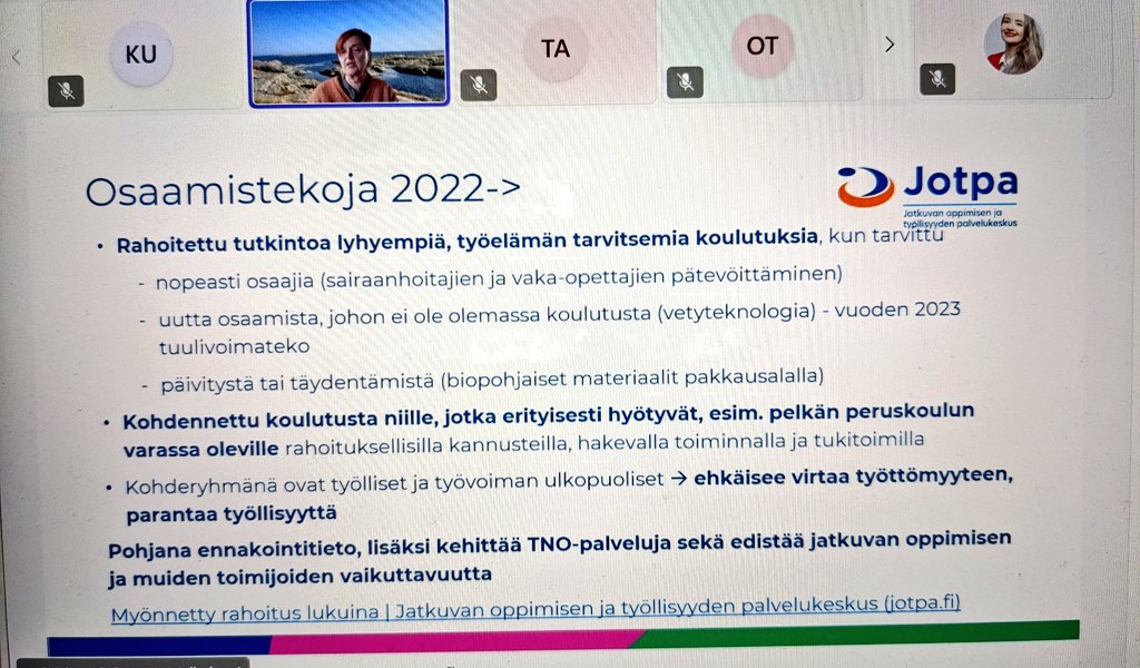 Suomessa kehitetään #jatkuvaoppiminen jatkuvasti. Hyvä esimerkki on @JotpaFi hakevan toiminnan pilotti, jonka tutkimusosuudessa <a href="/tyoterveys/">Työterveyslaitos</a> on ilolla ollut mukana. Monet peruskoulun varassa ovat alustavien tietojemme mukaan kokeneet toiminnan hyödylliseksi. #OsaamisenVuosi