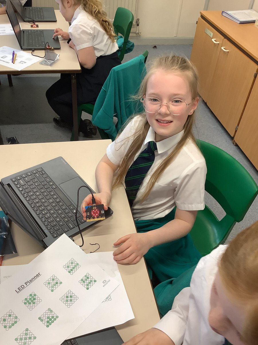 AckworthHoward's tweet image. Class 4 used the micro:bit today to practise the process of selection. They programmed the micro:bit to display an emoji of their choosing when A was pressed. Great effort, Y4! @microbit_edu #AckworthHowardComputing