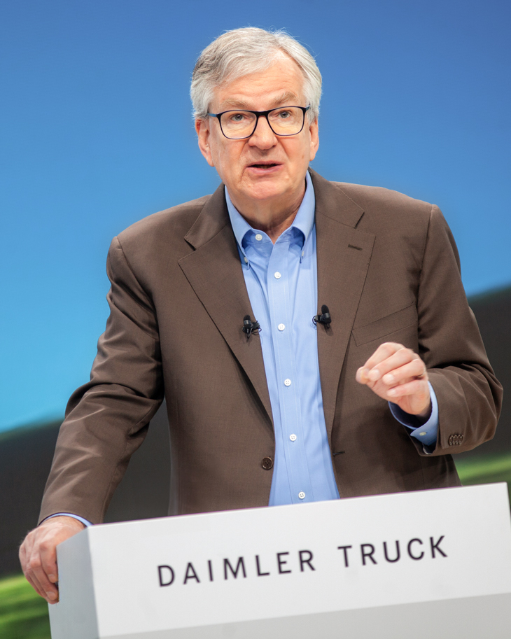 Martin Daum, CEO of Daimler Truck: “We had a positive start into 2024, delivering a robust profitability on lower sales volumes. Our first quarter results clearly demonstrate: While markets are getting back to normal, our company delivers stable EBIT and Return on Sales. (1/2)