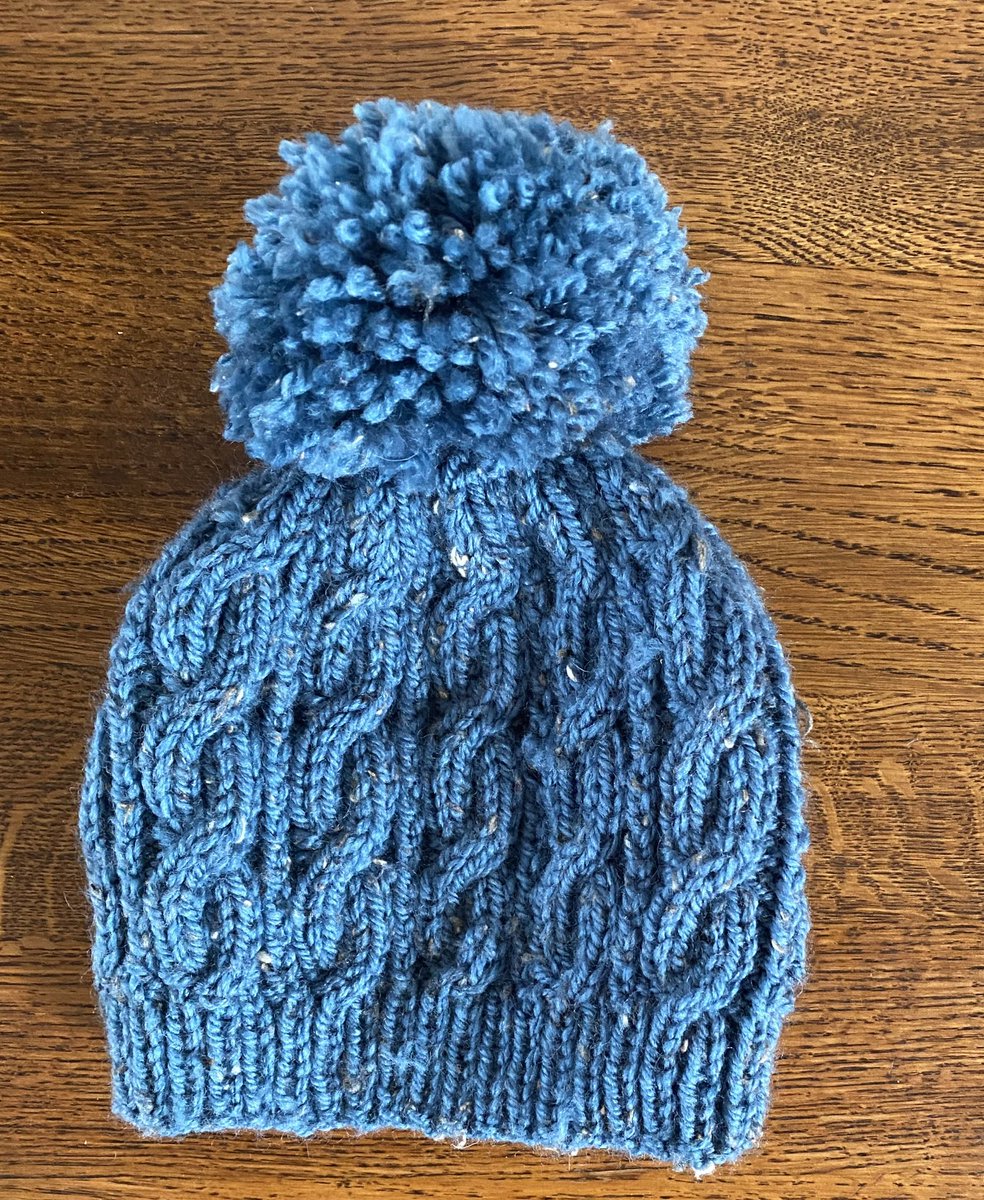 etsy.com/uk/shop/scotti…
Knitted a little hat to match the blue jumper I showed a few days ago- more accessories to come 
#MHHSBD #firsttmaster #CraftBizParty #UKHashtags