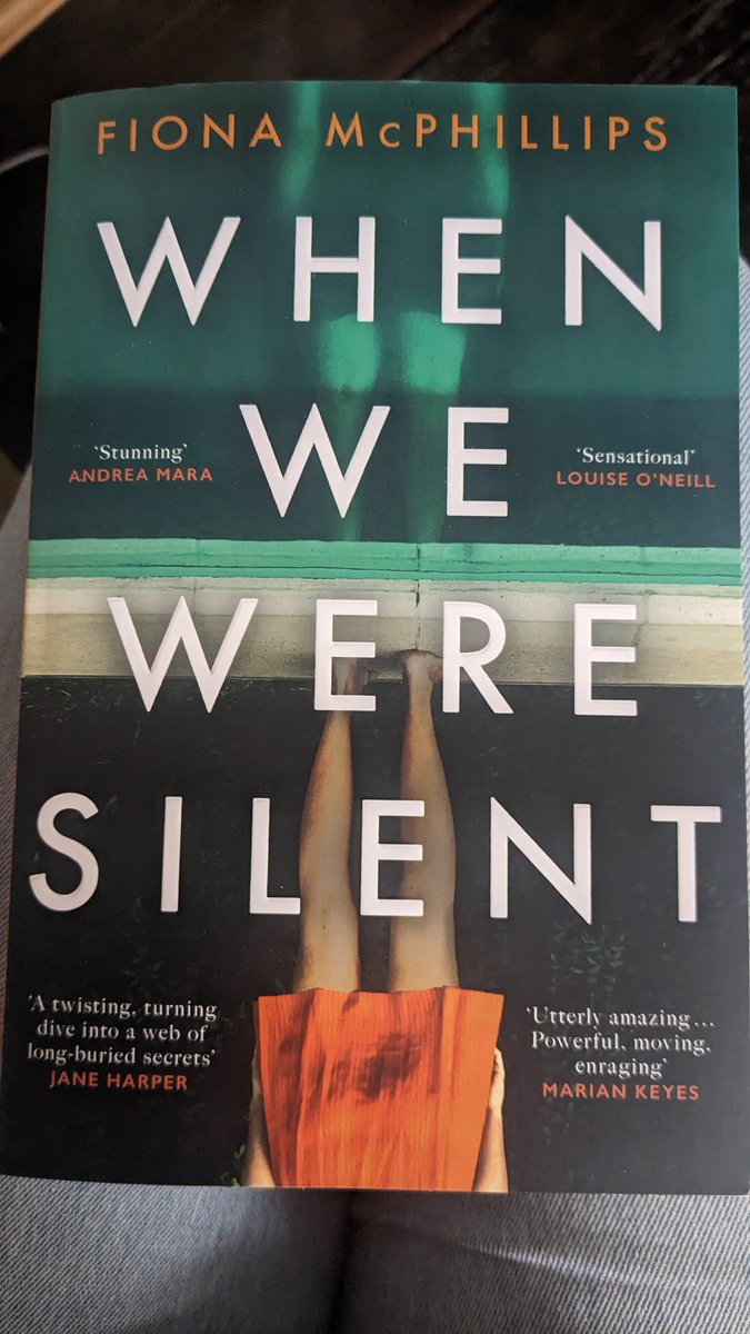 I've already been bending ears about how much I loved this book, and it is in shops now. A plot that's as sharp at the end as at the start; a propulsive read with smart observations; an all-too-real story. Amazing that this is Fiona McPhillips's first novel. #WhenWeWereSilent