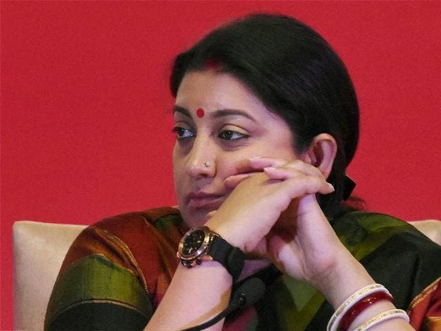 Smriti Irani's only political identity is that she contested elections against Rahul Gandhi from Amethi.

But with just one move, Rahul Gandhi has ended her entire political relevance all of a sudden.

Her political career will also be finished after RG's representative KL Sharma…