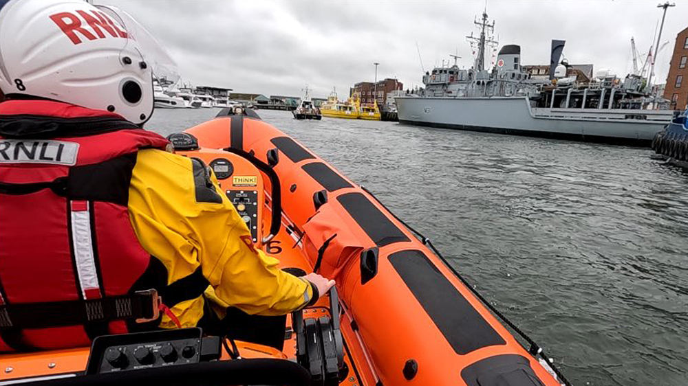 .@HMSCattistock escorted into Poole by @PooleLifeboats as the ship's company prepare to receive the Freedom of the Borough in a ceremony to be held on 4 May at 2pm along Poole Quay.