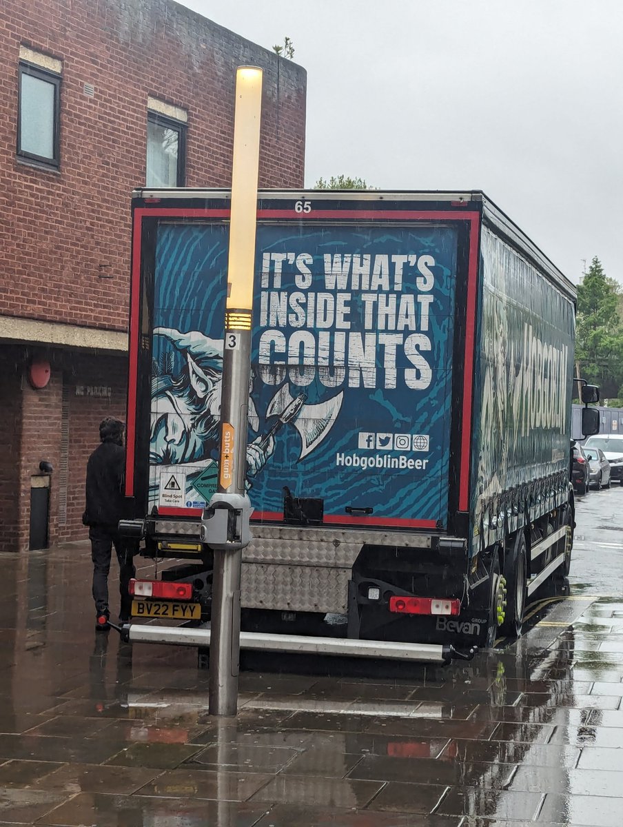 A beautiful day ☔ for a beer delivery 🍻🐏

@youngspubs #beerdelivery #beer #hammersmith #londonpub