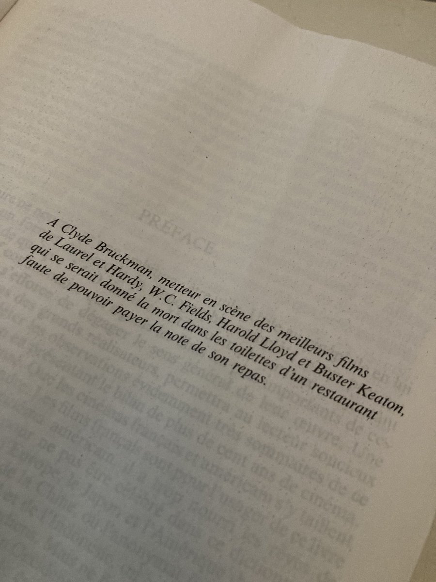 MaximeHurtaux's tweet photo. Dictionnaire cinéphile 🎬 Édition 2007 📚 En 1995, lors de ma 1ère année au CLCF, le dictionnaire des réalisateurs par Jean Tulard revenait souvent, c’était l’ouvrage de référence. 12 ans plus tard, je me le faisais offrir, je possédais enfin mon exemplaire 🎬 #souvenir https://t.co/WS4JWeKuVA