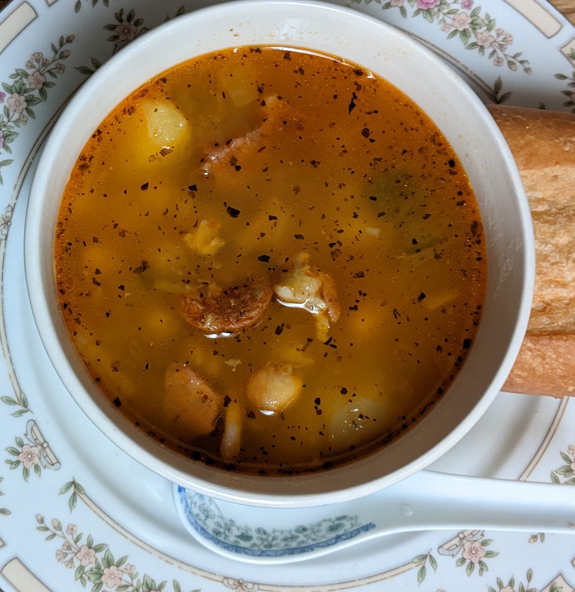Garbanzo Bean Soup & Cuban Bread

#allkindsofrecipes #testkitchen #garbanzobeansoup #spanishbeansoup #garbanzos #ham #chorizo #onion #greenpepper #potatoes #cubanbread #soup #soupseason