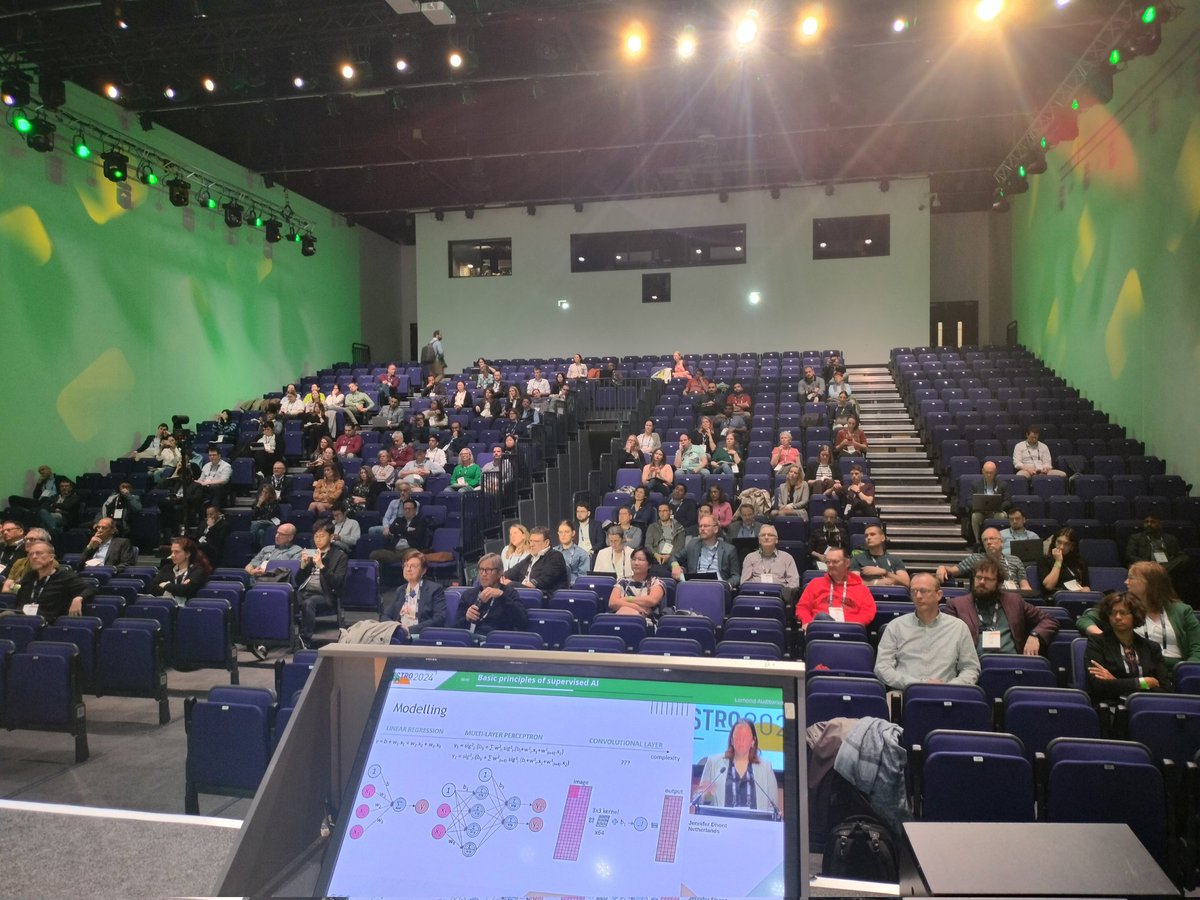 ... and the #ESTRO24 pre-meeting course on artificial intelligence in radiotherapy has started! Great attendance with more than 130 participants.