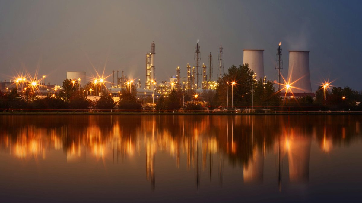 As the world pivots toward a sustainable future, the search for alternative fuels has brought hydrogen and ammonia into the spotlight. Read the article to learn more about its potential.
klinegroup.com/ammonia-a-pote…

#GreenEnergy #Ammonia #Sustainability #RenewableEnergy