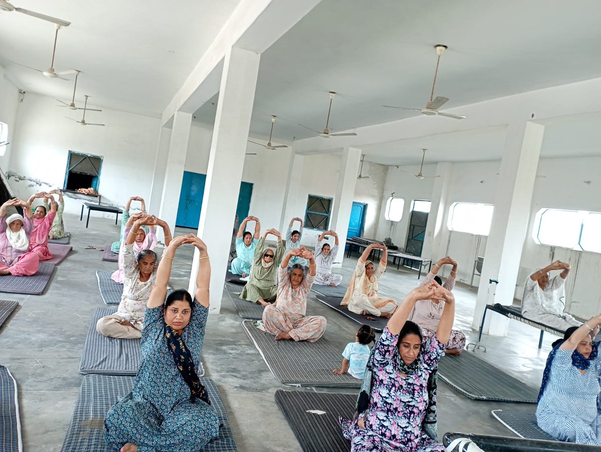 ਸੀ.ਐੱਮ  ਦੀ ਯੋਗਸ਼ਾਲਾ- ਢੇਲਪੁਰ ,ਮੋਹਾਲੀ,ਪੰਜਾਬ|

C.M.Di Yogshala -Dhelpur Mohali, Punjab

#CMDiYogshala
#Yoga
#yogainspiration