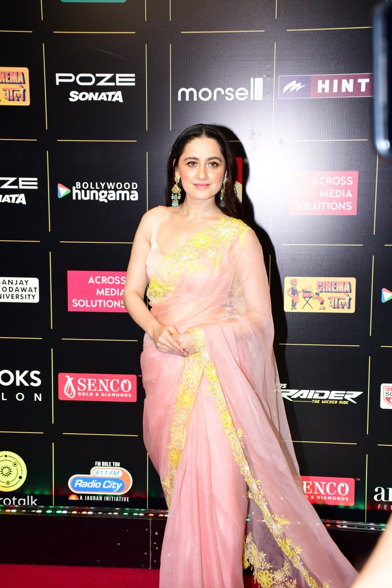#NehaDhupia #ZareenKhan #SanjeedaSheikh #EshaGupta Graced The #RedCarpet Gala Of  #BollywoodHungama #StyleIconsSummit2024