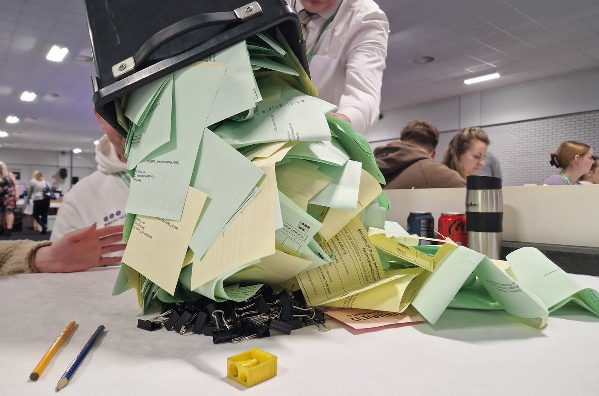 Rushcliffe's tweet photo. ๐ท | The verifying and counting of votes for the East Midlands Mayor and Nottinghamshire Police and Crime Commissioner elections is underway here at Rushcliffe Arena.
๐ท https://t.co/L4PcDb0gk0
#EastMidlandsMayor | #PCCElections | #Nottinghamshire https://t.co/2Y8iszRTuN