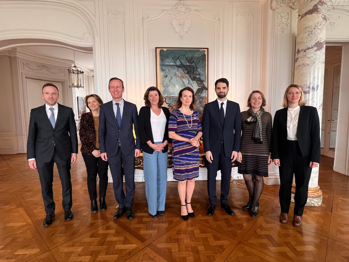 Encuentros bilaterales en el marco de la Reunión del Consejo Ministerial de la OCDE En los márgenes de la reunión del Consejo de Ministros de la OCDE, la Canciller Mondino mantuvo encuentros con el Ministro de Asuntos Económicos, Educación e Investigación de Suiza, Guy Palmerin,…