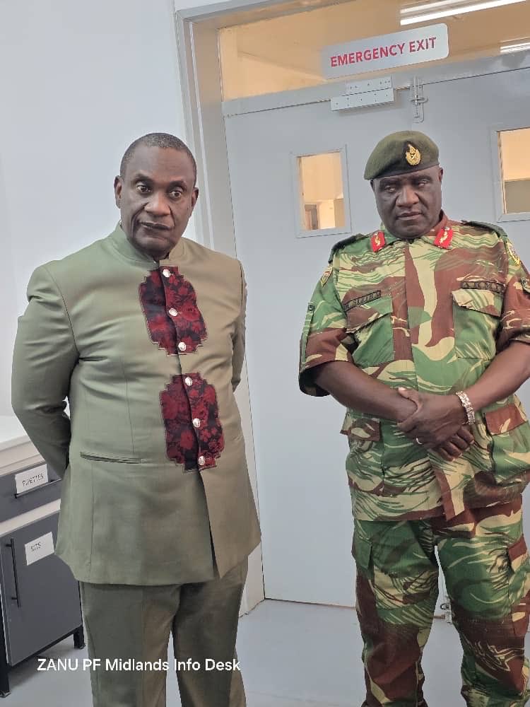 With the Crocodile 🐊 's blessings, the Former Minister of State and Security Cde Owen Mudha 'Razor' Touchbomber Ncube is now overseeing everything transpiring in MIDLANDS including vigorous Military training at ZMA Zimbabwe Military Academy in Gweru. Good morning Zimbabwe 🇿🇼