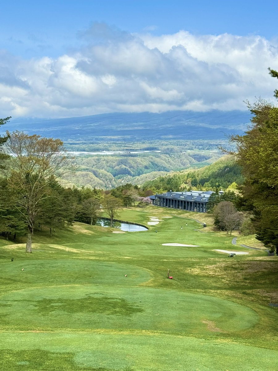 cape212's tweet photo. 軽井沢の絶景

#ゴルフ #golf #リゾート　#絶景 https://t.co/e8Jca4B50a