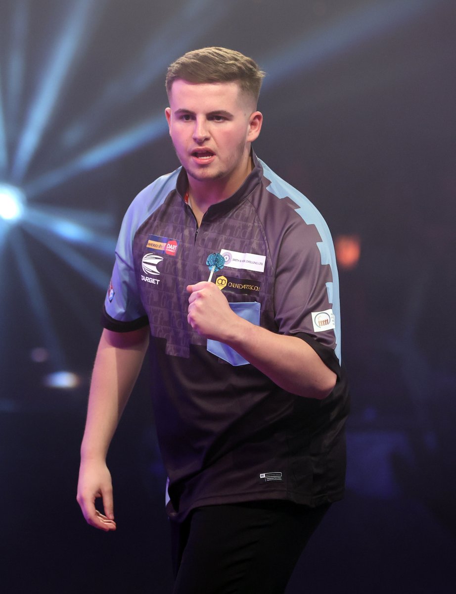 I'm in Hildesheim for five @OfficialPDC Winmau Development Tour events this weekend. Looking forward to getting started, and I'll be looking for some positive results over the three days. 🎯 @ModusDarts180 @TargetDarts