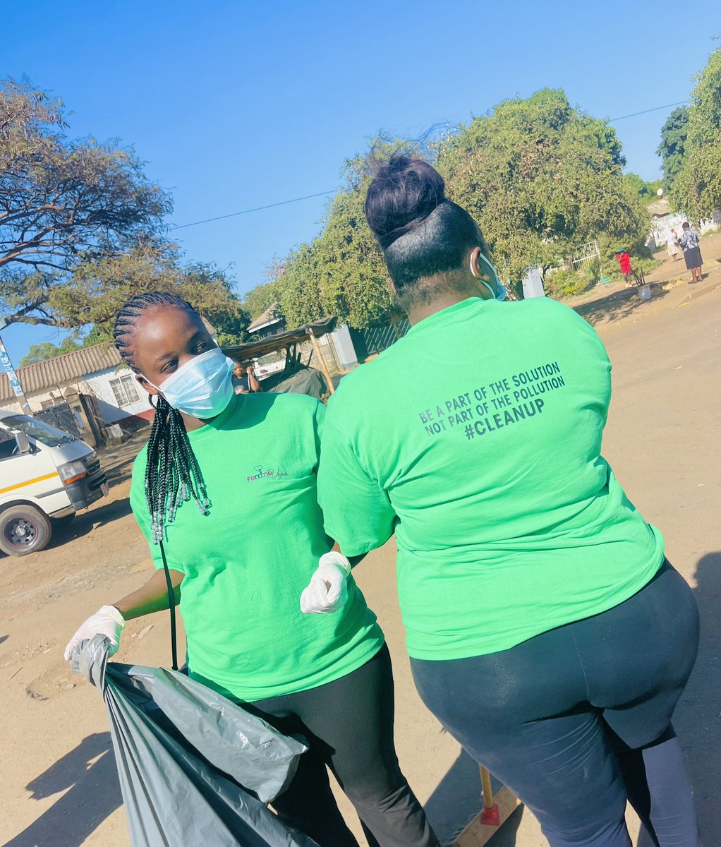 FemmeVoiceOrg's tweet photo. Be part of the solution not part of the pollution #cleanup ......First friday of every month was declared a national cleaning day #CleanZimbabwe #keepthecityclean happening now in Mufakose @FYBY09 https://t.co/hCKphnssxv