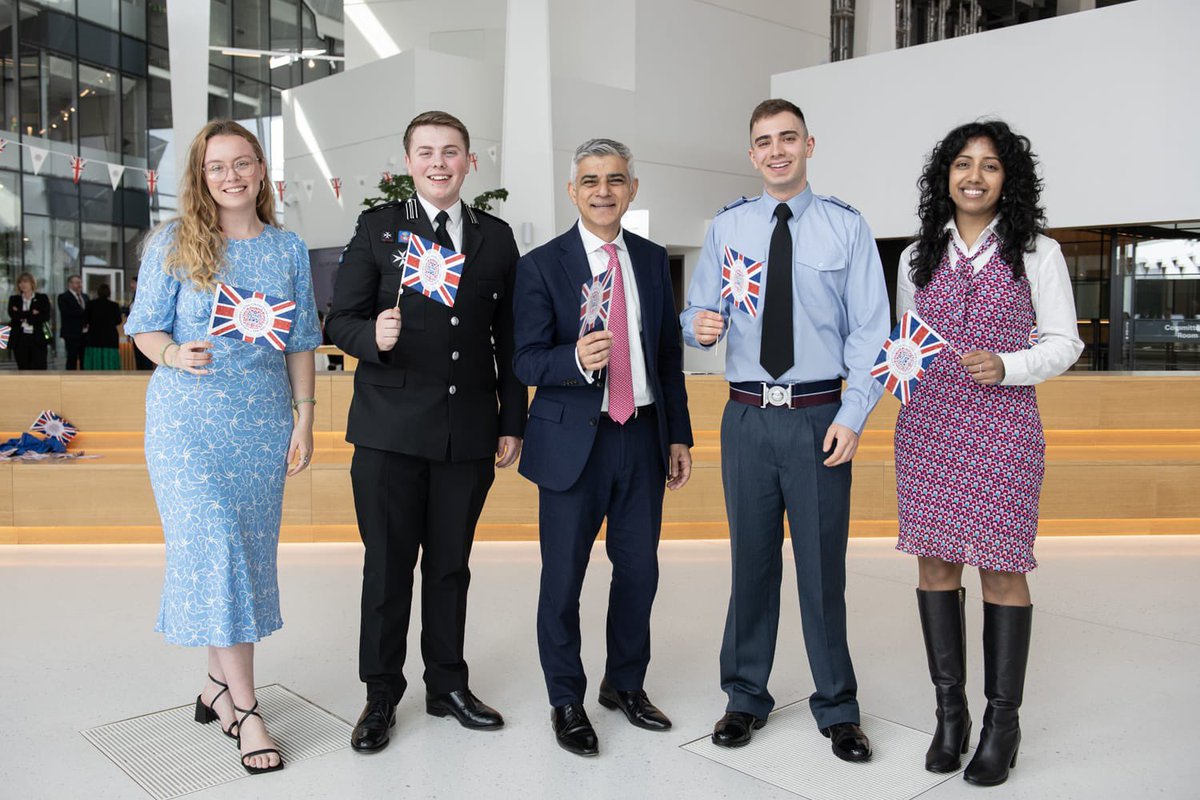 A year ago since Gabriella & I got the opportunity to share our poem about the power of youth at a Coronation event hosted by @SadiqKhan 

@iwill_movement #PowerOfYouth