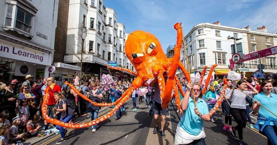 Brighton Festival 2024 starts this weekend with a vibrant, hopeful programme of events for adults and children alike! buff.ly/3UH37zl @brightfest #Brighton #Arts #Community