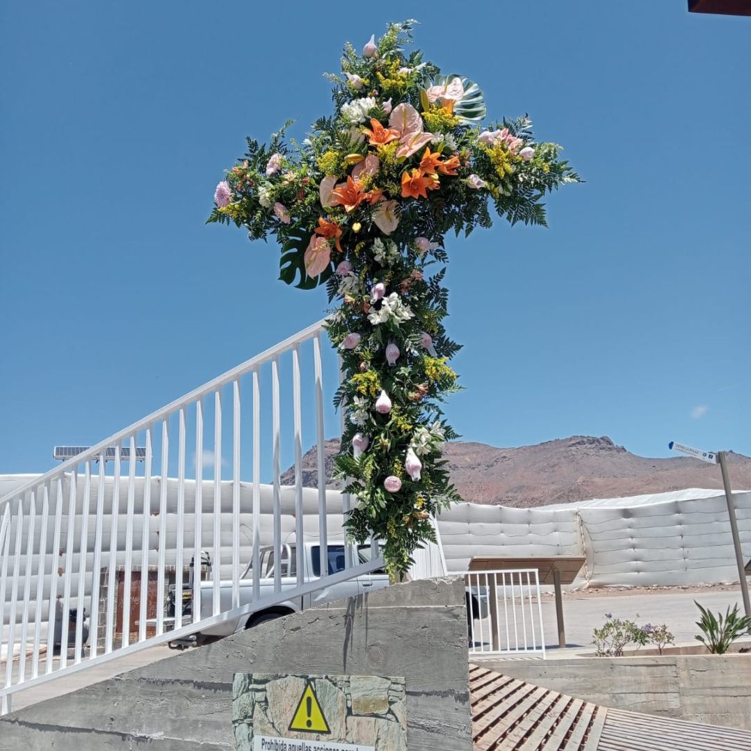 aytodelaaldea's tweet photo. 🟡La Aldea celebra el Día de la Cruz.

👉Este 3 de mayo vuelve a convertirse en una fecha señalada para los vecinos del municipio, que acuden a celebrar el Día de la Cruz manteniendo viva la tradición de enramar las cruces en las fachadas de viviendas y en espacios públicos. https://t.co/QNmkOAYD8C