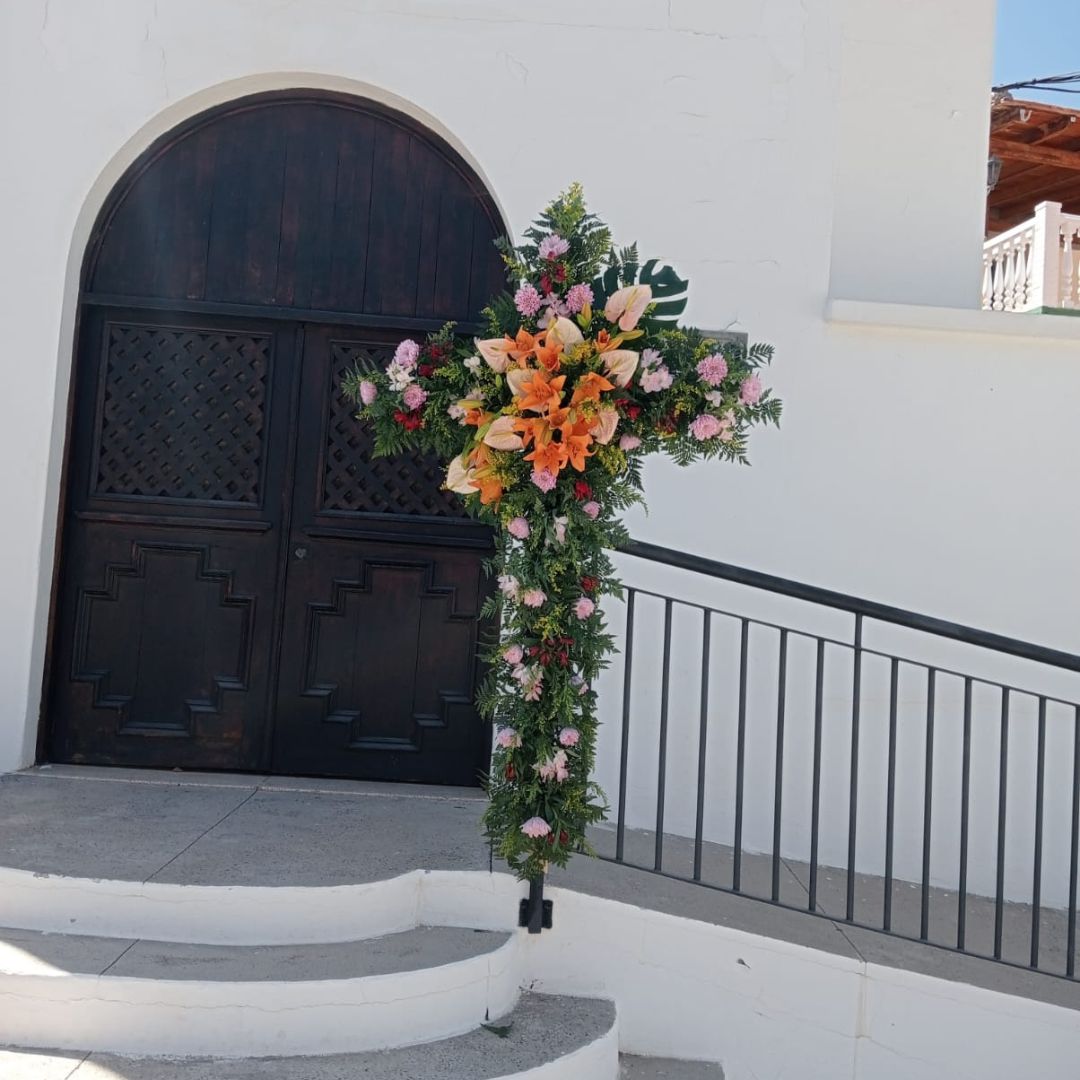 aytodelaaldea's tweet photo. 🟡La Aldea celebra el Día de la Cruz.

👉Este 3 de mayo vuelve a convertirse en una fecha señalada para los vecinos del municipio, que acuden a celebrar el Día de la Cruz manteniendo viva la tradición de enramar las cruces en las fachadas de viviendas y en espacios públicos. https://t.co/QNmkOAYD8C