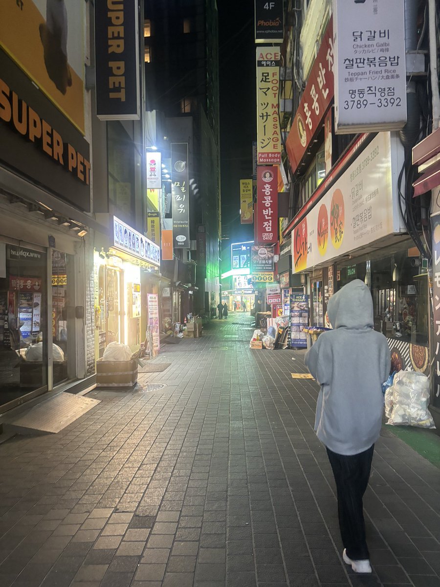 paru4525's tweet photo. 夜市最高すぎた🌟
#韓国旅行 https://t.co/6ji3qOyNzn