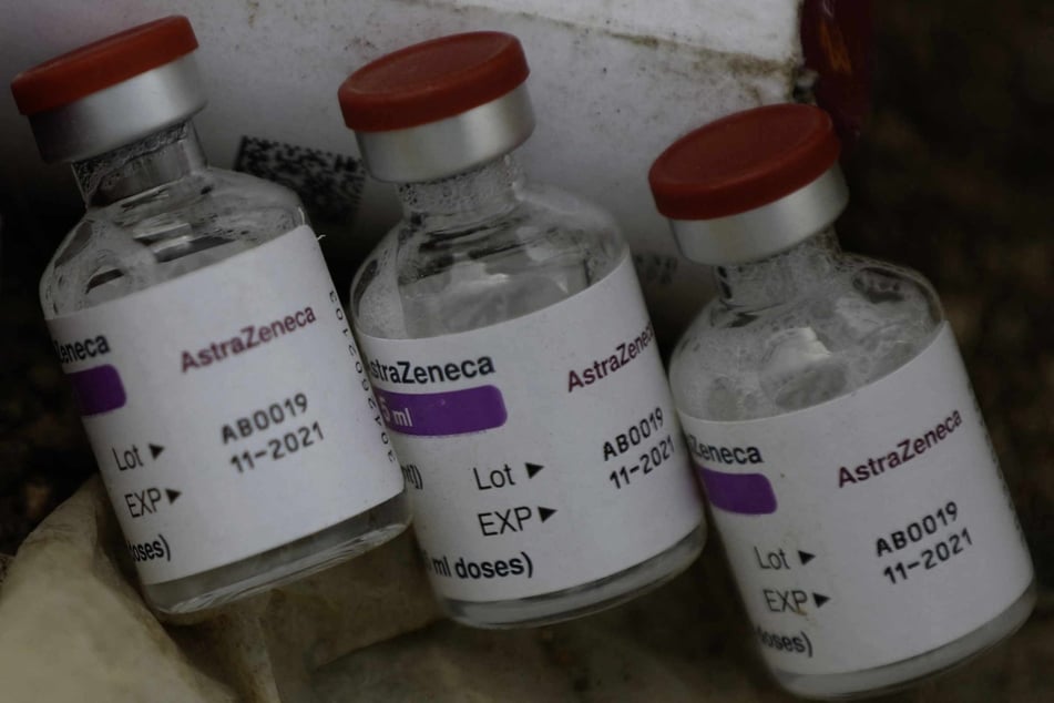 Der in Cambridge ansässige Pharmakonzern #AstraZeneca hat zum ersten Mal vor Gericht zugegeben, dass sein #Corona-Impfstoff eine tödliche Nebenwirkung auf die Blutgerinnung haben kann.
Obwohl VITT zwei Jahre lang als potenzielle Nebenwirkung akzeptiert wurde, ist es das erste…