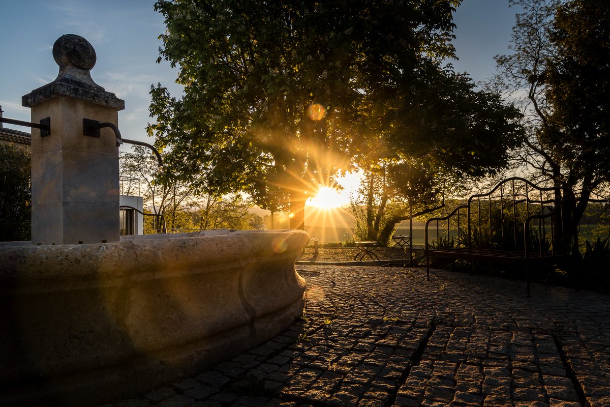 Besoin d'inspiration pour un #weekend en #amoureux aux portes de la Drôme Provençale ? ☀️ La maison d'hôtes de charme 'La Petite Aiguebonne' est l'adresse parfaite pour découvrir notre belle région ! Toutes les informations par ici ➡️ lecaillouauxhiboux.fr/article/adress…