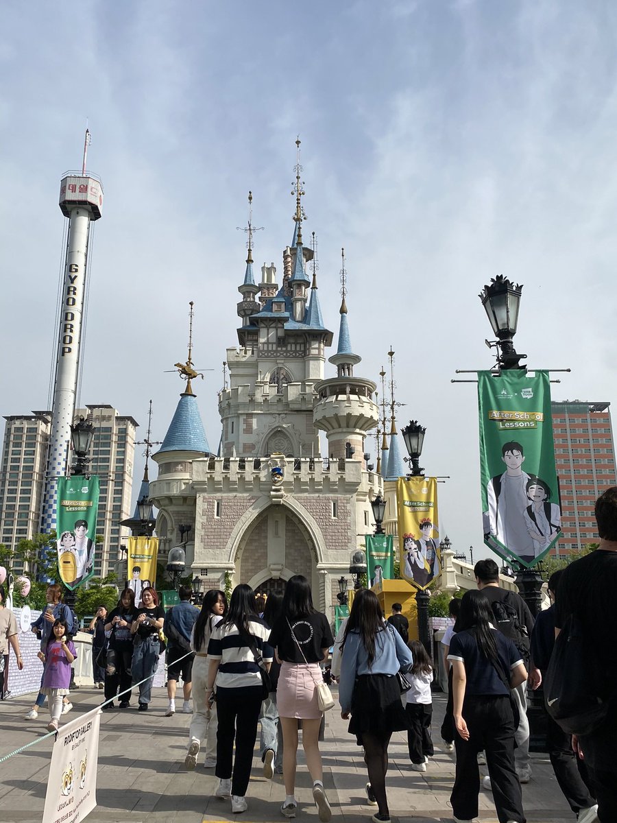 paru4525's tweet photo. ロッテワールド🎡
#韓国旅行 https://t.co/9wIdAeit0y