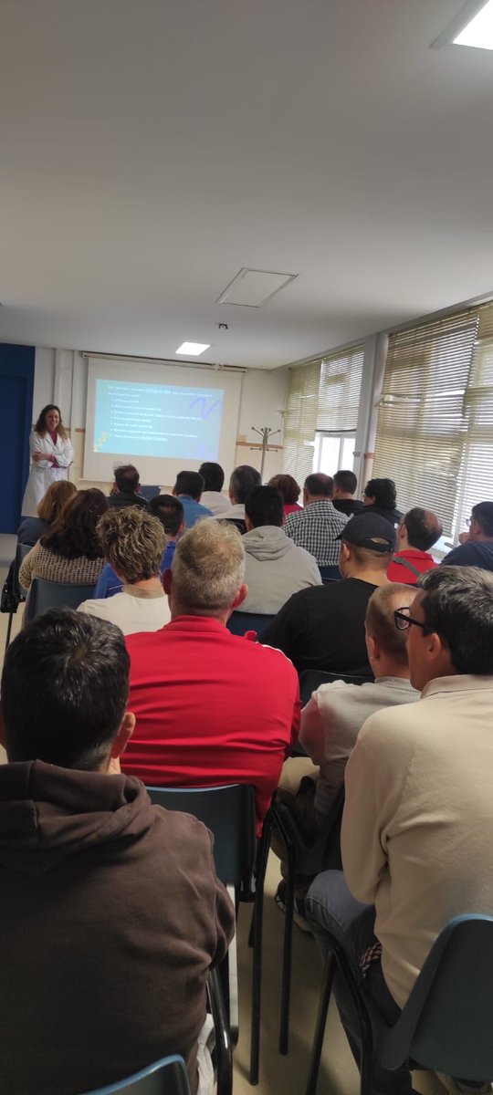 ags_nortedejaen's tweet photo. Mercedes Calvo e Irene Ferran del Centro de Salud Puerta de Madrid de #Andújar, han realizado un taller de higiene de manos para usuarios del Centro para personas con discapacidad Virgen de la Cabeza y AFemac, Asociación de Familiares de enfermos mentales de Andújar y comarca. https://t.co/3W8gA02bfg