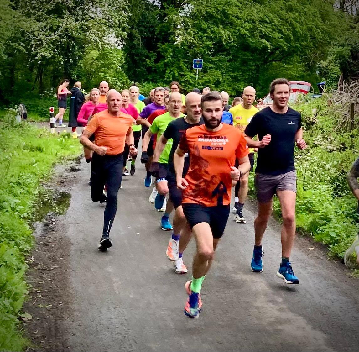 Troes Lane was @BridgendAC 🔵&🟡 last night - no better way to improve than train with a group…. Thanks to those on the stopwatches as always #nopainnogain